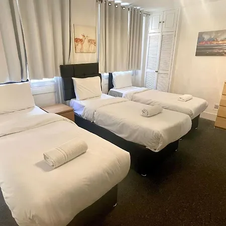Baker Central Apartments London Room photo