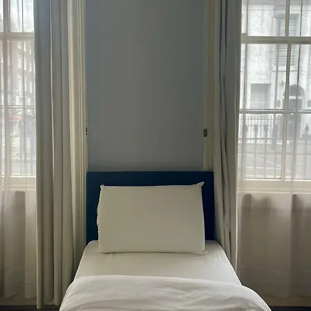 Baker Central Apartments London Room photo