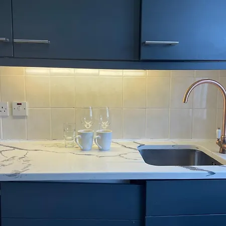 Baker Central Apartments London Room photo
